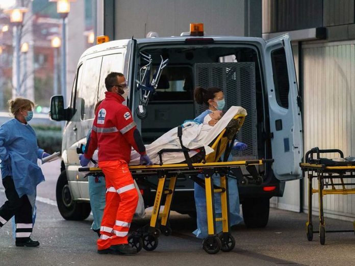 Covid-19: l’Espagne atteint son pic épidémique, la courbe commence à baisser