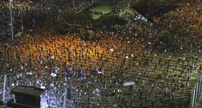 Israël : Manifestations contre Benyamin Netanyahu, malgré la pandémie