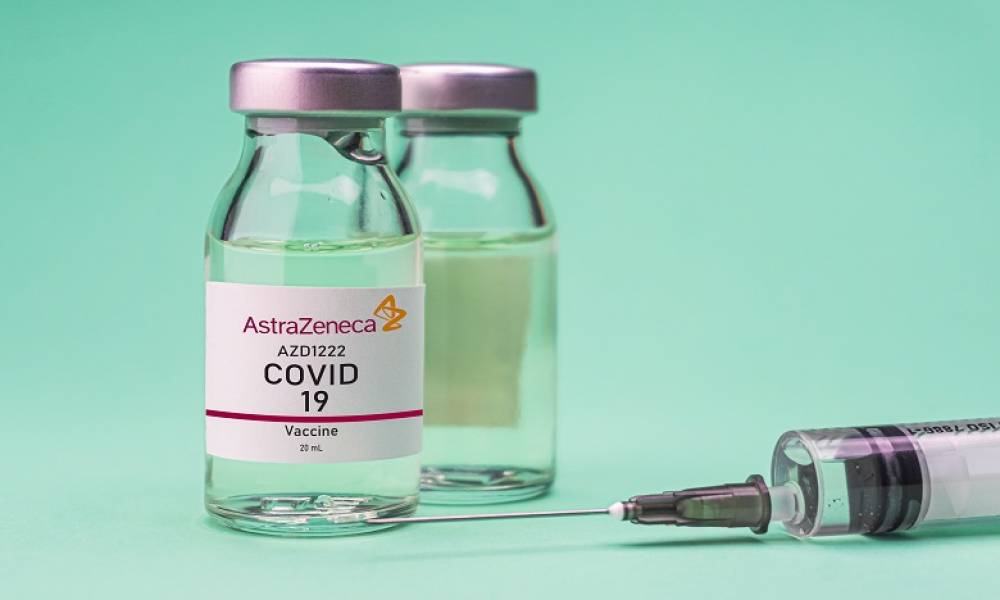 Vaccin AstraZeneca: Plus de bénéfices que de risques, selon l'EMA