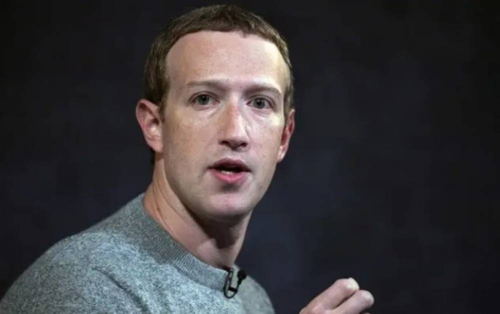 Facebook : L’énorme fuite de données révèle que Mark Zuckerberg a téléchargé Signal