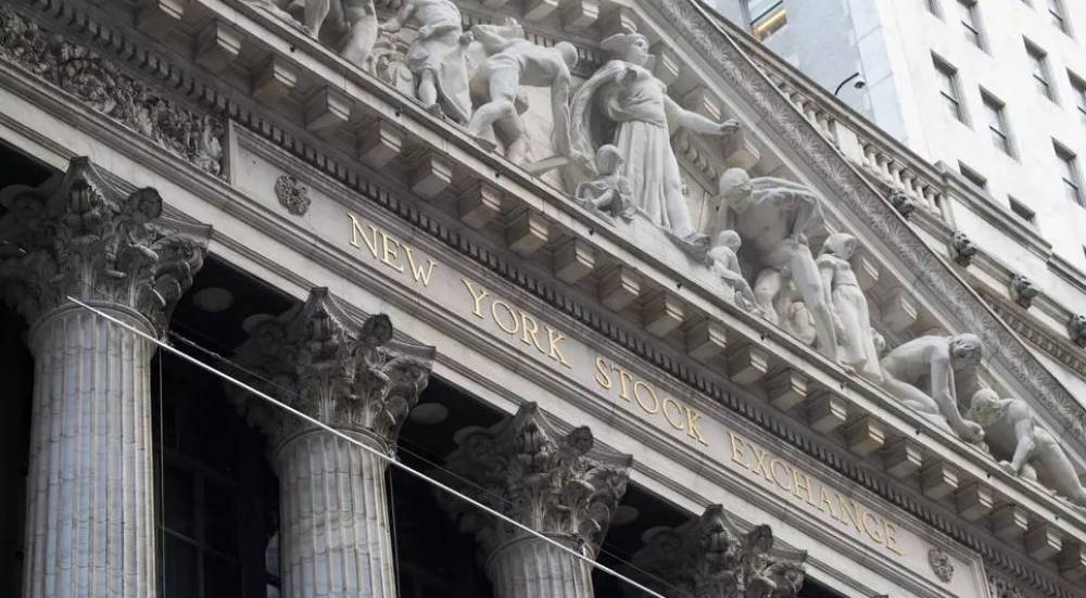 Wall Street sans direction claire avant une décision de la Fed et les résultats d'Apple et Facebook