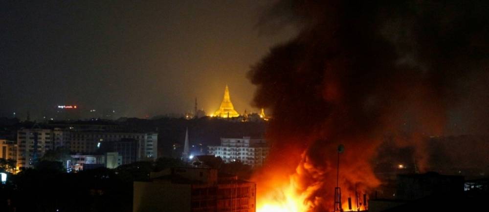 Birmanie : Aung San Suu Kyi comparaît devant la justice, l'ONU redoute "une guerre civile"