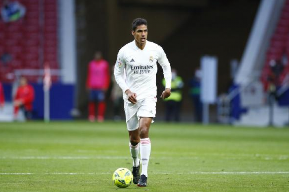 Testé positif au Covid-19, Raphaël Varane (Real Madrid) est forfait contre Liverpool