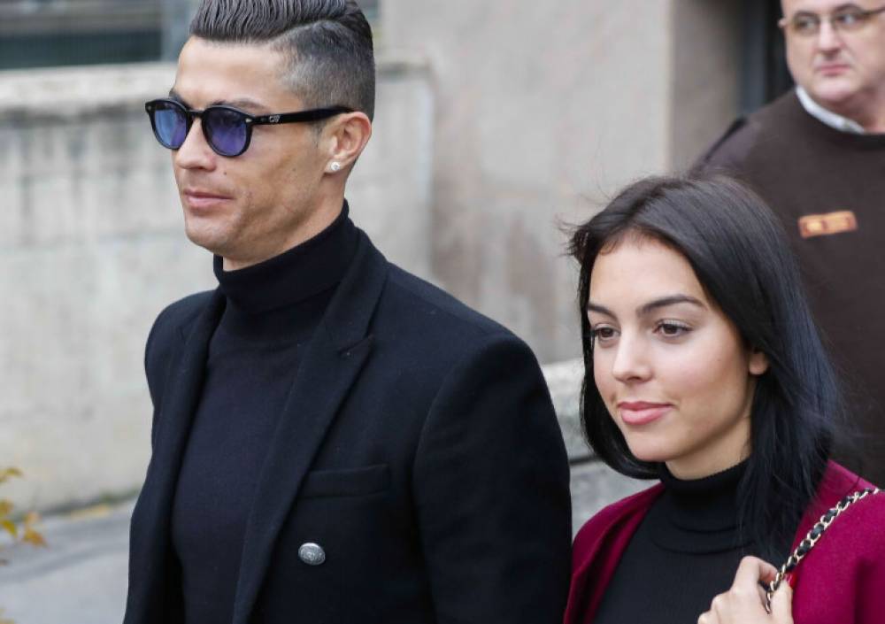 En deuil, Ronaldo dévoile une photo de son nouveau-né, en famille