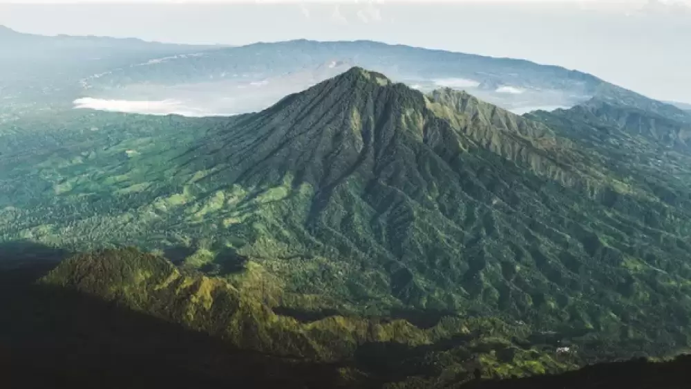 Un touriste expulsé de Bali pour avoir dansé nu sur une montagne sacrée