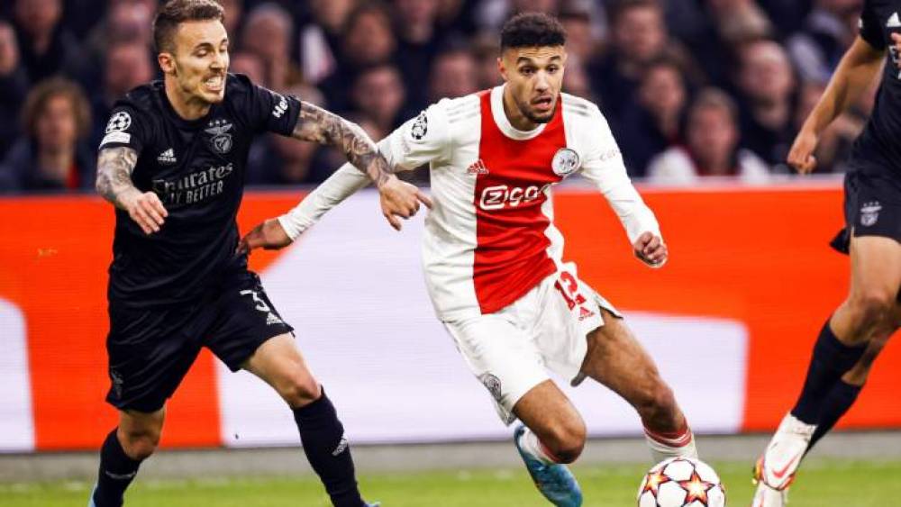 Mercato Ajax : le Bayern touche au but pour Mazraoui