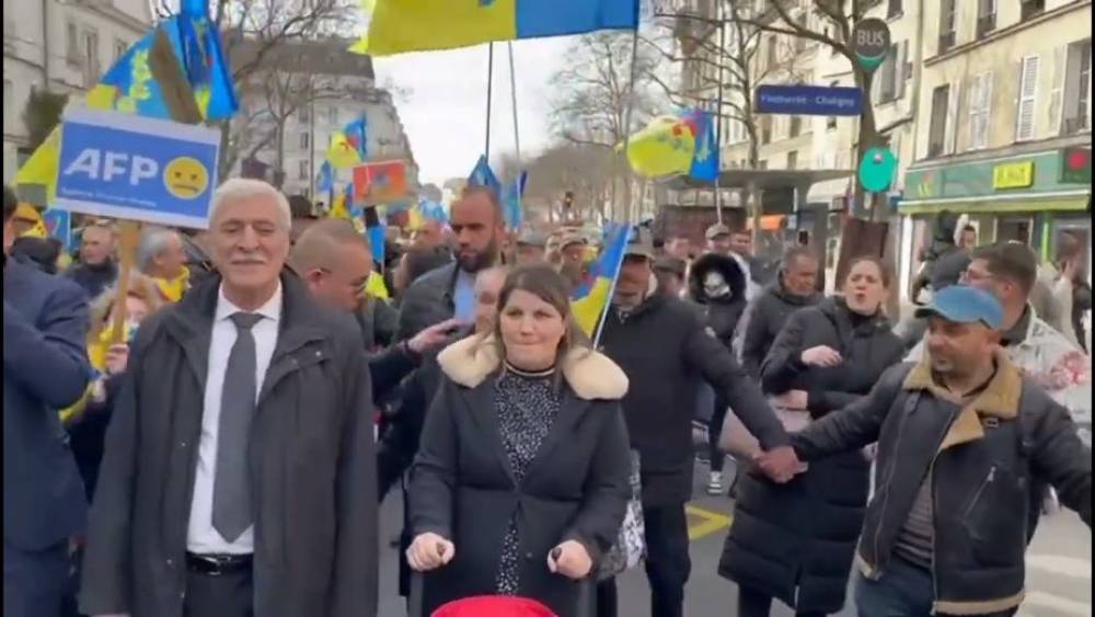 Plus de 20 000 Kabyles dans les rues de à Paris confirmer le droit à l’autodétermination