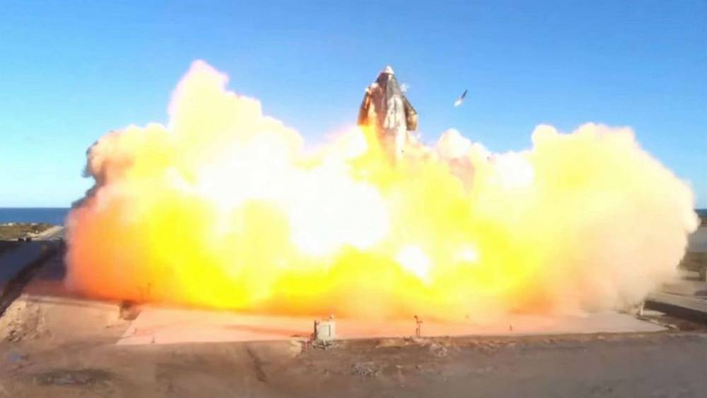 Espace: la fusée Starship explose en vol