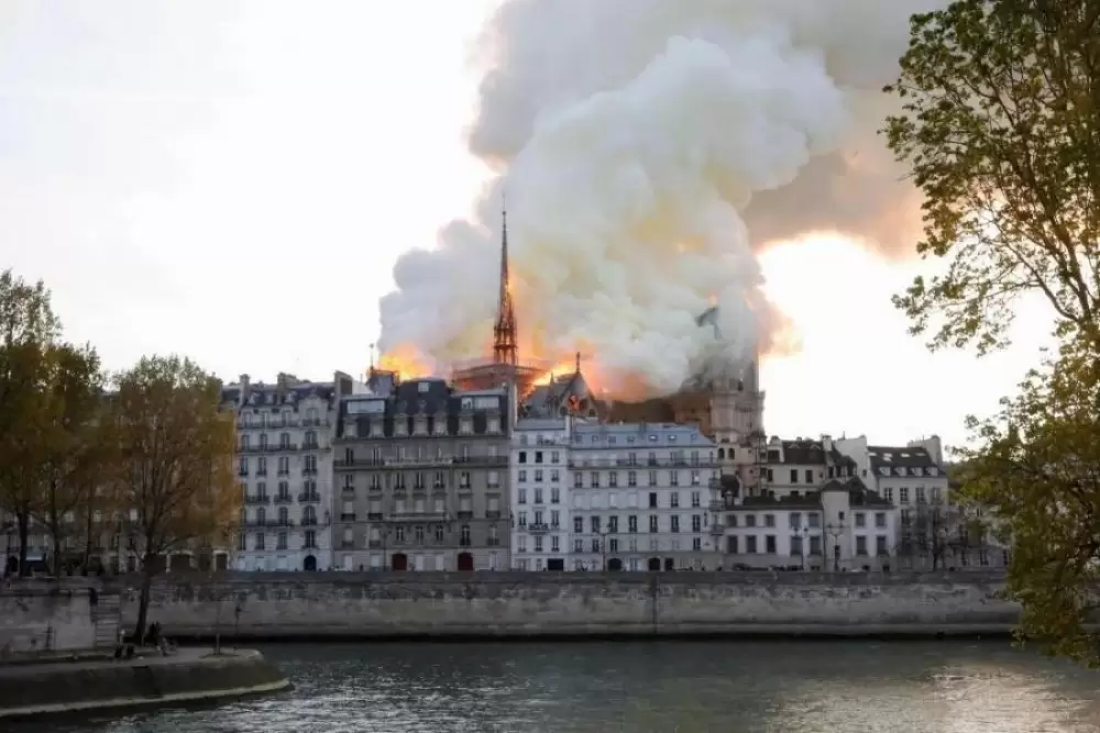 Notre-Dame de Paris: 4 ans après l'incendie, enquête sur la pollution au plomb