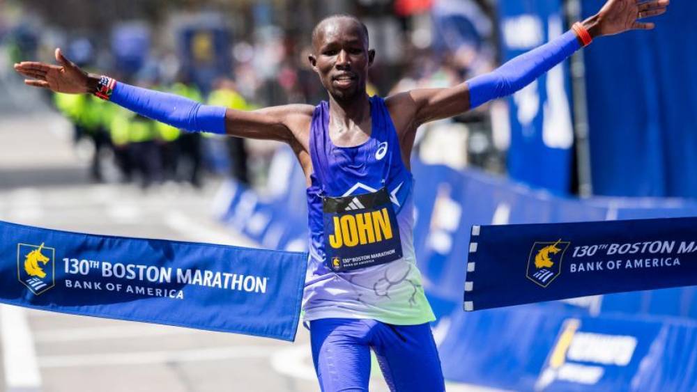 Athlétisme : les Kényans Korir et Lokedi remportent le marathon de Boston