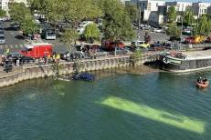 Paris : un bus tombe dans la Seine depuis un pont, quatre personnes secourues