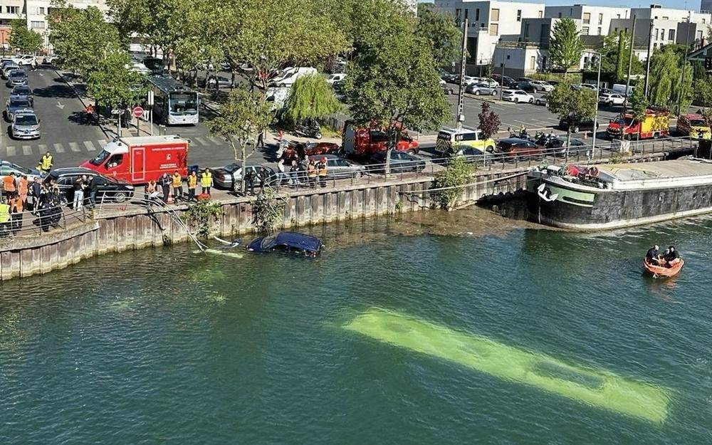 Paris : un bus tombe dans la Seine depuis un pont, quatre personnes secourues