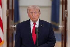 Trump menace d’imposer des droits de douane de 50% sur les pays fournissant des armes à l’Iran