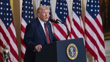 Iran : Trump ordonne de détruire tout navire posan...