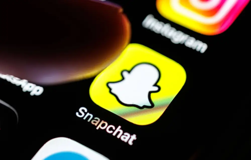 Réseaux sociaux : La maison mère de Snapchat licencie 1.000 personnes… à cause de l’IA