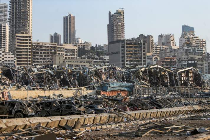 Beyrouth en deuil au lendemain des explosions, plus de 100 morts et 4000 blessés