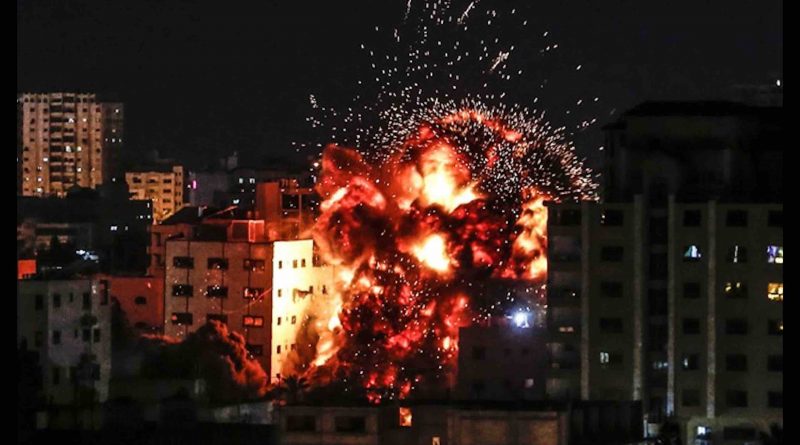 L’armée israélienne bombarde Gaza