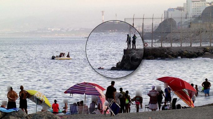 Une marocaine rentre à la nage de Ceuta au Maroc