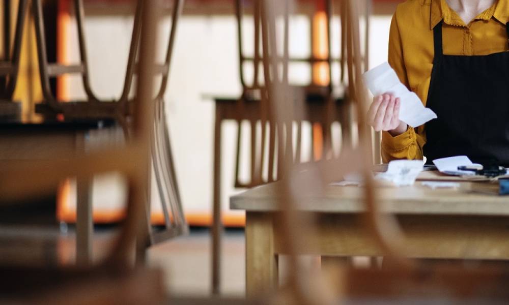 Les nouvelles mesures restrictives ont un goût amer pour les cafetiers et restaurateurs