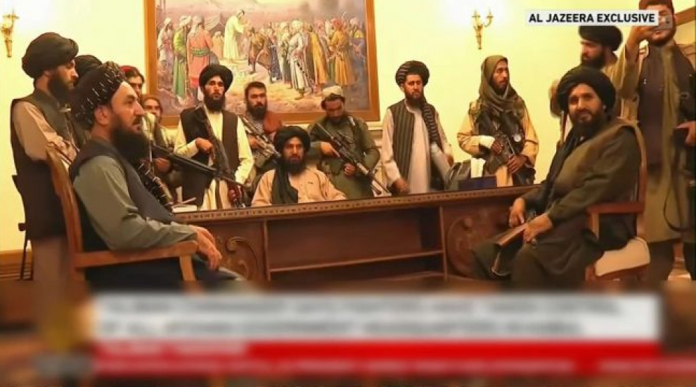 Vidéo. Afghanistan: Les Talibans savourent leur victoire dans le palais présidentiel à Kaboul