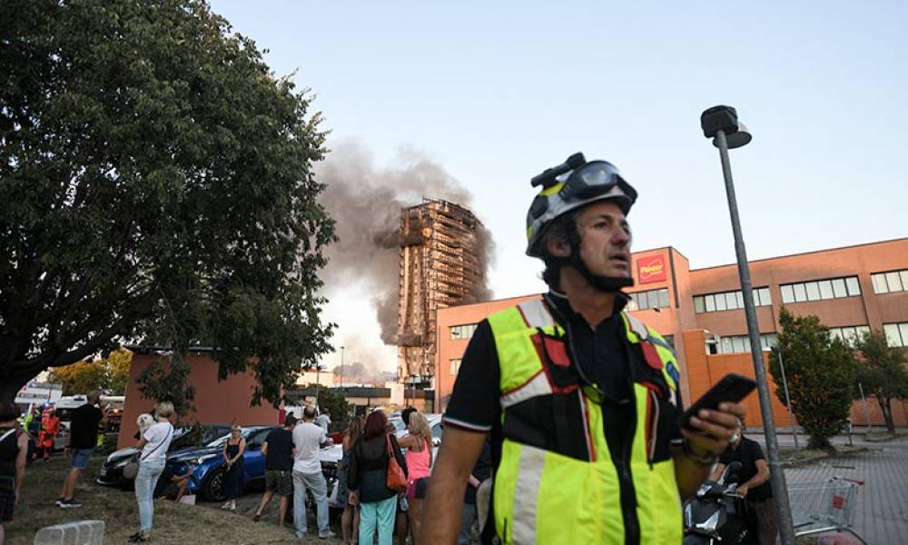 Un immeuble de 20 étages ravagé par un incendie à Milan