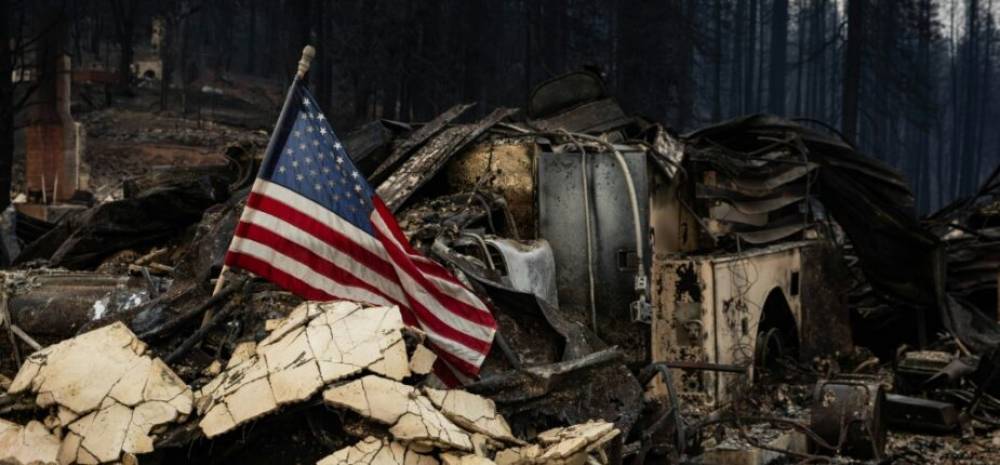 La Californie lutte contre le 2e incendie le plus vaste de son histoire