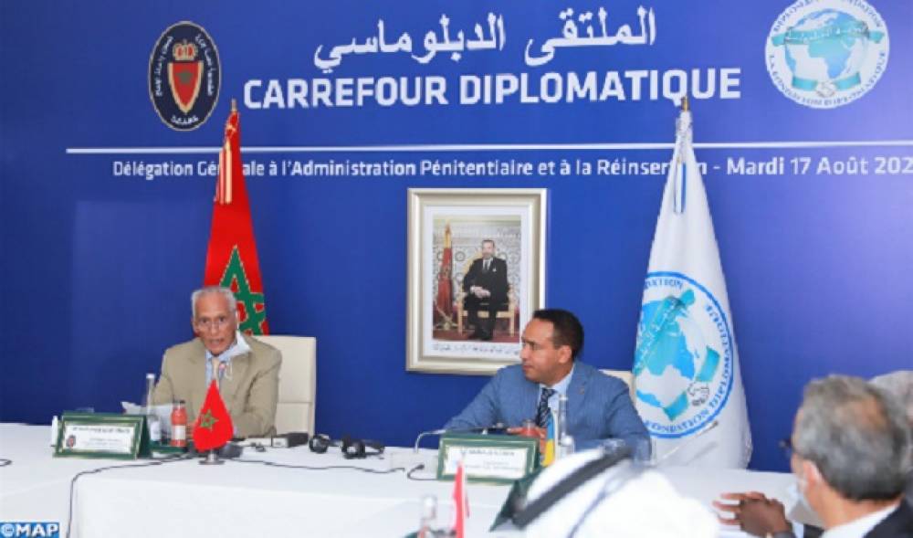 Carrefour diplomatique: M. Tamek présente les efforts d’amélioration des conditions de détention