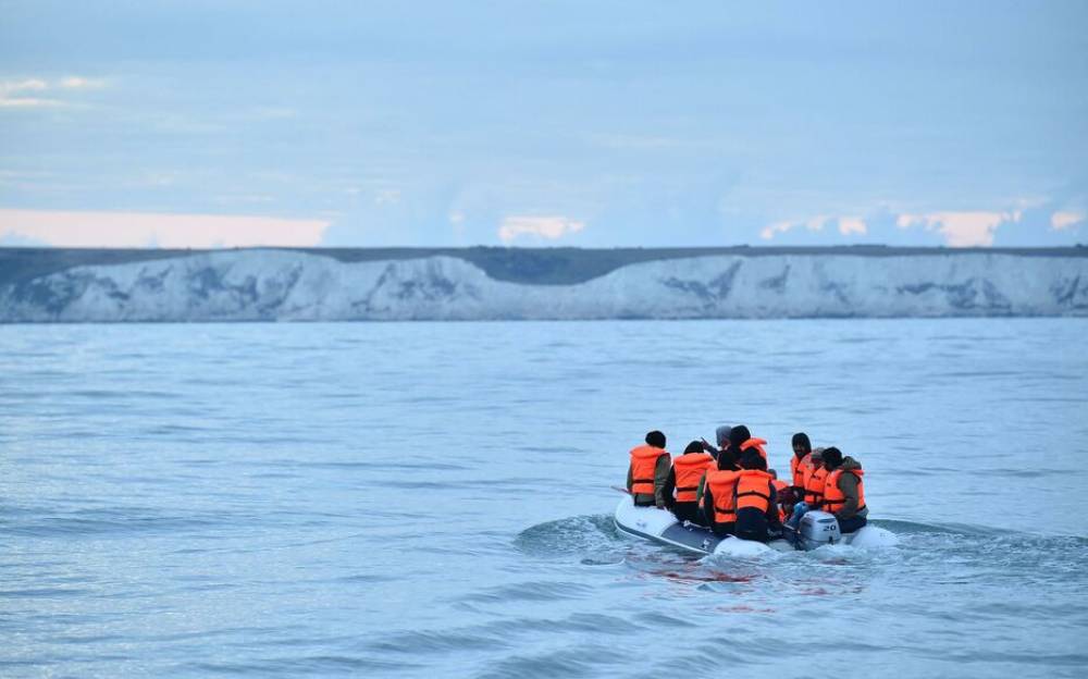 Traversées de la Manche : près de 1300 migrants arrivent au Royaume-Uni en une journée, un nouveau record