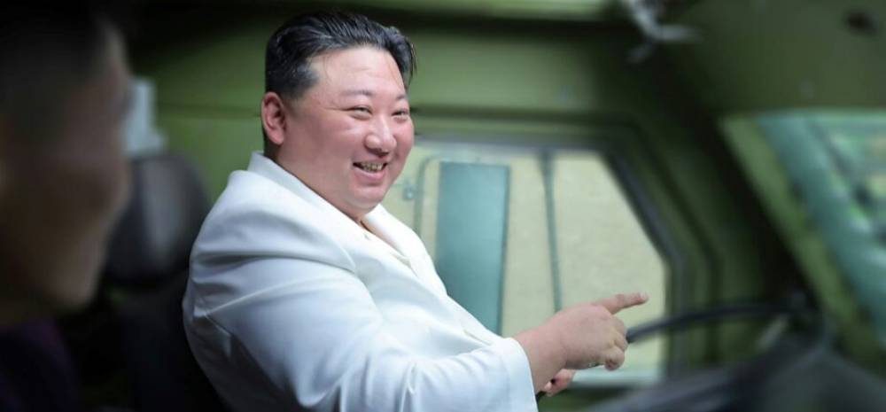 Kim Jong Un appelle la Corée du Nord à intensifier sa production de missiles