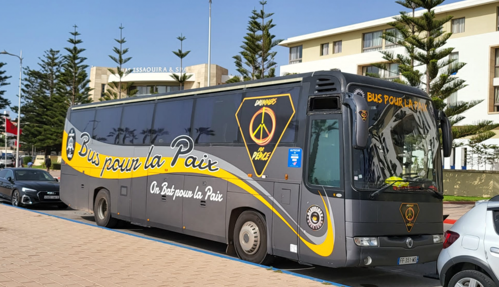 Bus Pour La Paix : Une étape marocaine entre musique et solidarité