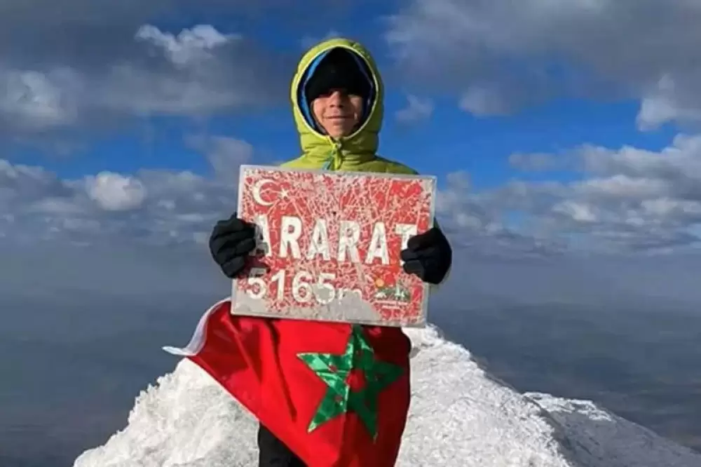 Un marocain de 12 ans gravit la plus haute montagne de Turquie