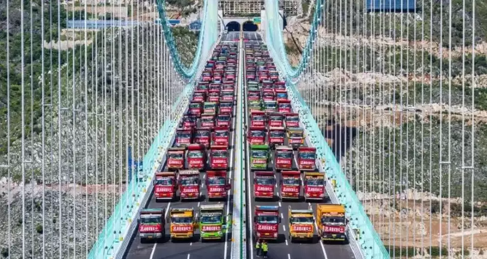 Chine: Test de charge réussi pour le futur pont le plus haut du monde