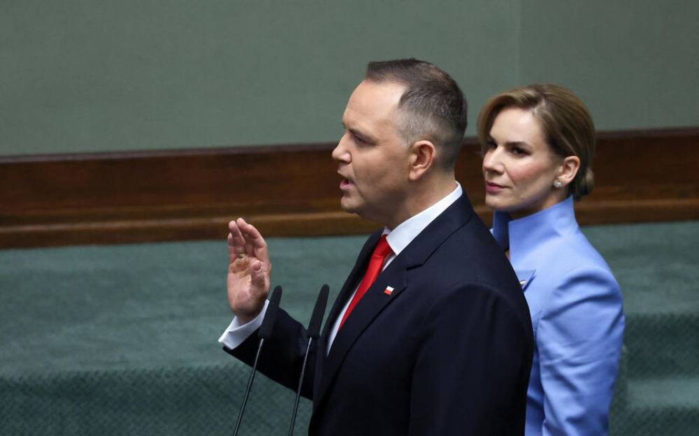 Pologne : Karol Nawrocki investi président