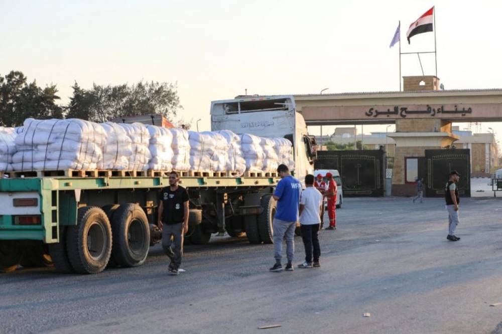 Gaza: un camion de vivres se retourne sur la foule, 20 morts selon la Défense civile