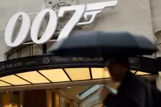 Mort de Joe Caroff, l’homme au crayon d’or qui a imaginé le logo 007