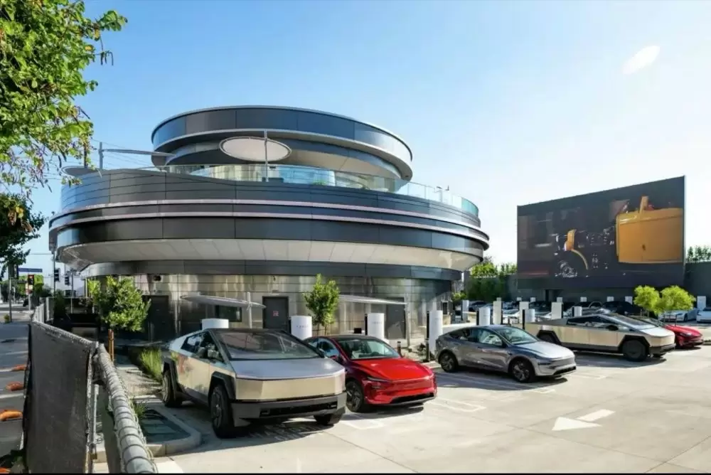 Elon Musk lance le premier Tesla Diner, pensé comme un restau-showroom 100% électrique