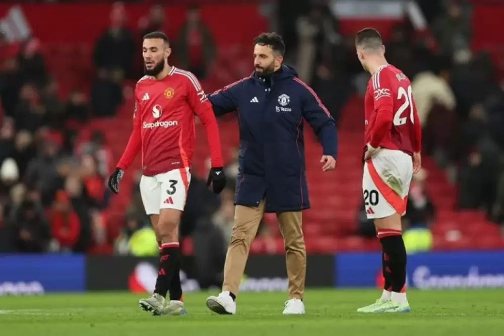 Manchester United : Amorim donne des nouvelles de Noussair Mazraoui
