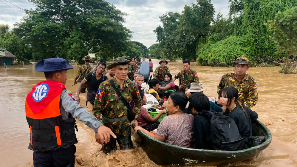 Le typhon Kajiki s’approche du Vietnam, 30.000 personnes évacuées
