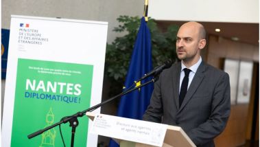 La France va expulser deux diplomates iraniens du...