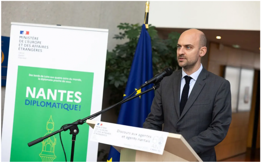 La France va expulser deux diplomates iraniens du pays