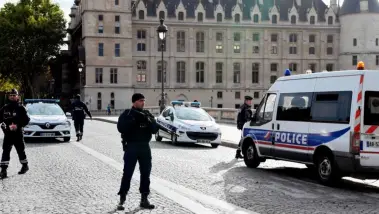 France : deux morts et plusieurs blessés dans une...
