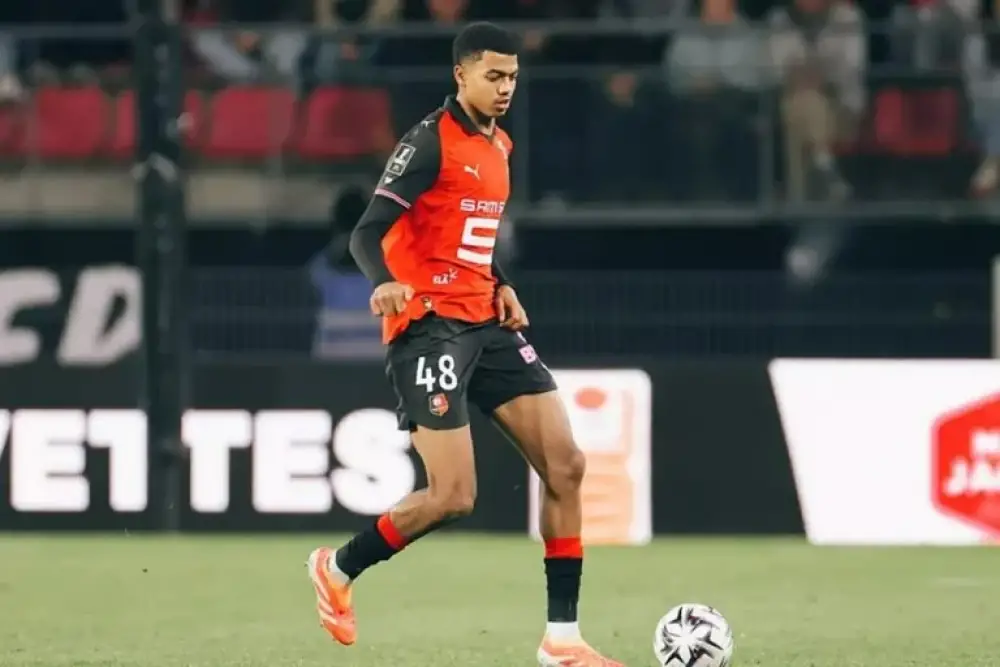 Rennes repousse une première offre de Fulham pour Abdelhamid Aït Boudlal