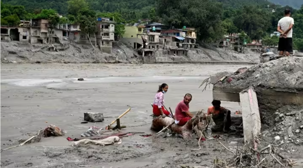 Les crues meurtrières au Népal et au Tibet ont fait au moins 955 morts et 4 471 disparus, selon un nouveau bilan