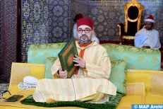 SM le Roi, Amir Al-Mouminine, préside ce lundi au Palais Royal à Rabat une veillée religieuse en commémoration de l’Aid Al-Mawlid Annabaoui Acharif (Ministère de la Maison Royale, du Protocole et de la Chancellerie)