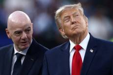 «La Fifa commettrait une terrible erreur» : Donald Trump vole au secours de Gianni Infantino face aux appels de son départ