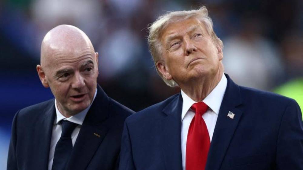 «La Fifa commettrait une terrible erreur» : Donald Trump vole au secours de Gianni Infantino face aux appels de son départ