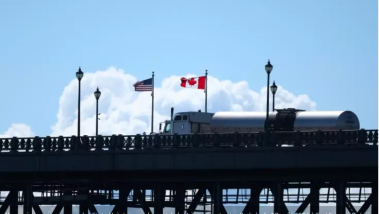 Trump suspend pour trois jours l'entrée en vigueur...