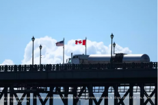 Trump suspend pour trois jours l'entrée en vigueur de nouveaux droits de douane pour le Canada