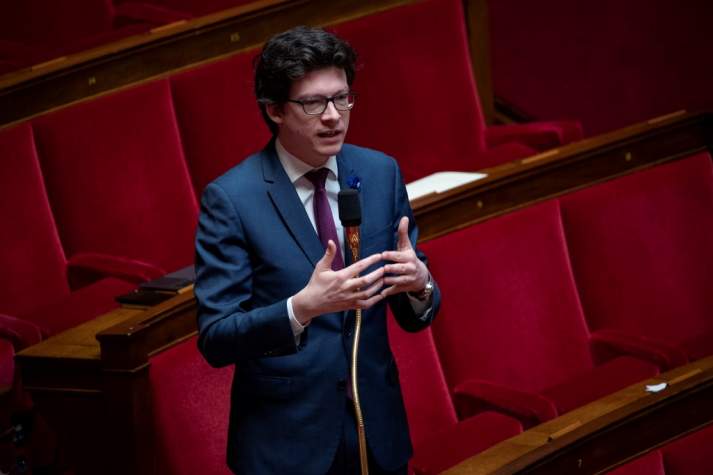 En France, un élu Les Républicains espère que Paris et l’UE emboîteront le pas aux États-Unis