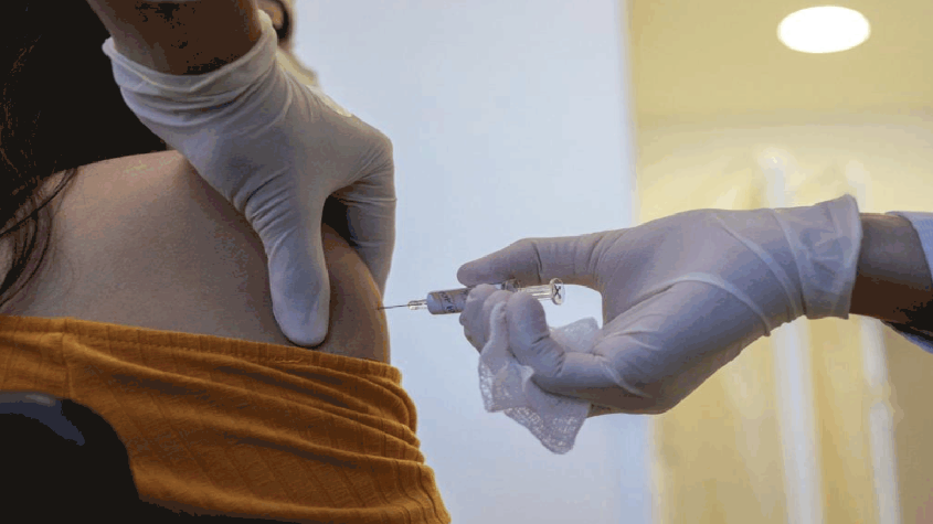 Vaccin anti-Covid : les doutes des médecins MRE